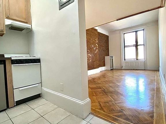 3rd image of 47 W 87th St #5B3