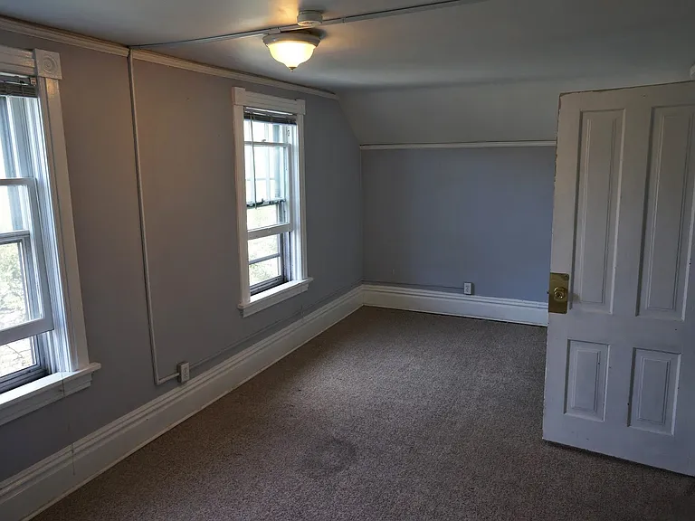 1206 E 3rd St — Photo 5
