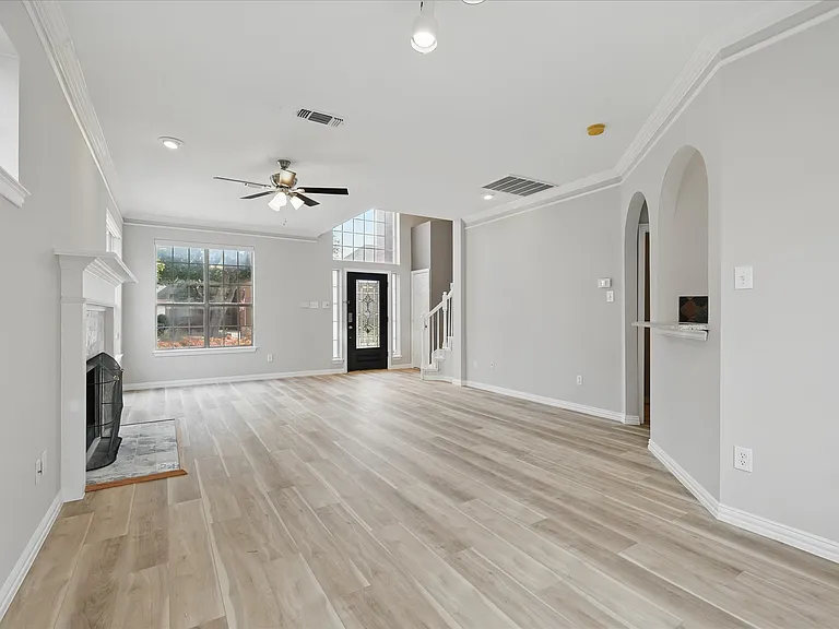 14625 Windsor Ct — Photo 4