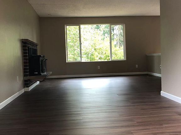 3rd image of 2525 S 302nd Pl