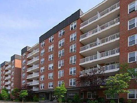 1st image of 410 E Broadway APT 7M