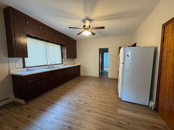 4th image of 324 Schenck St #1