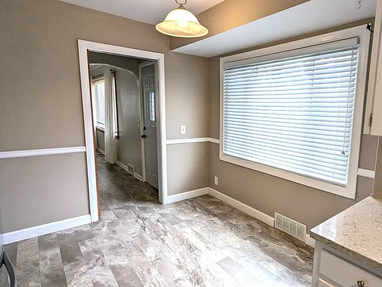 614 E Sunset Dr — Photo 6