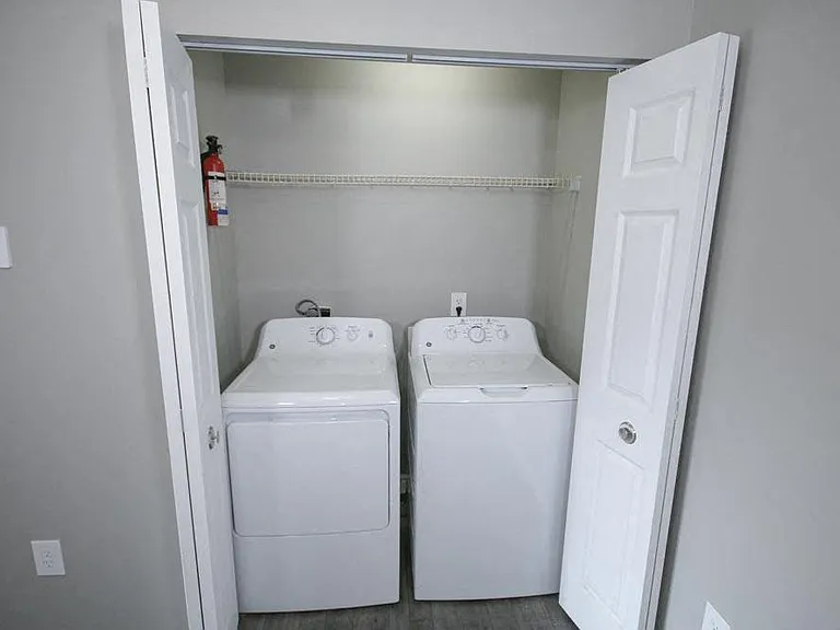 3405 Lindsay Dr — Photo 6