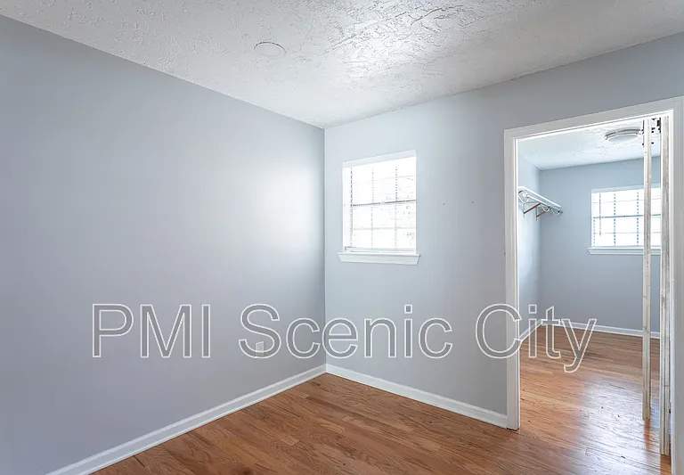 2508 Woodfin Ave — Photo 9