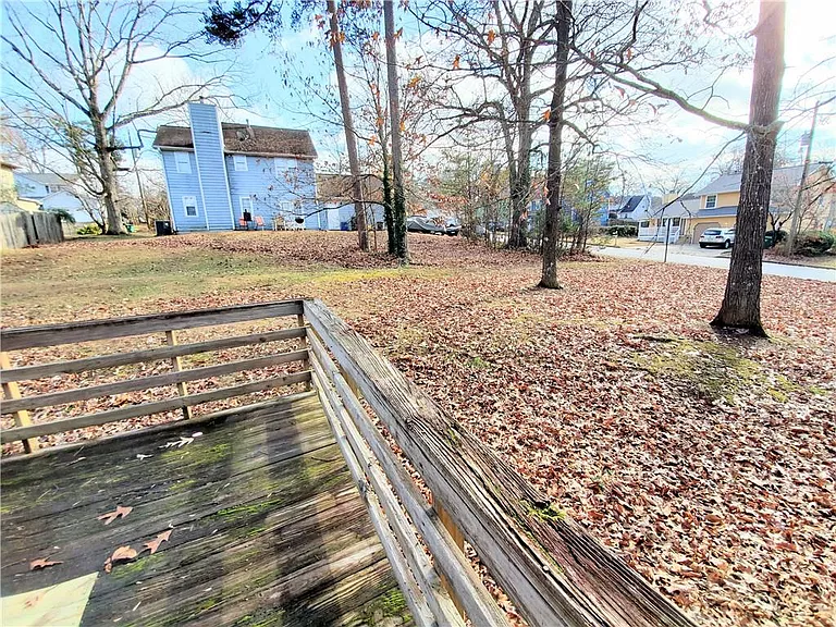524 Julius Dr — Photo 17