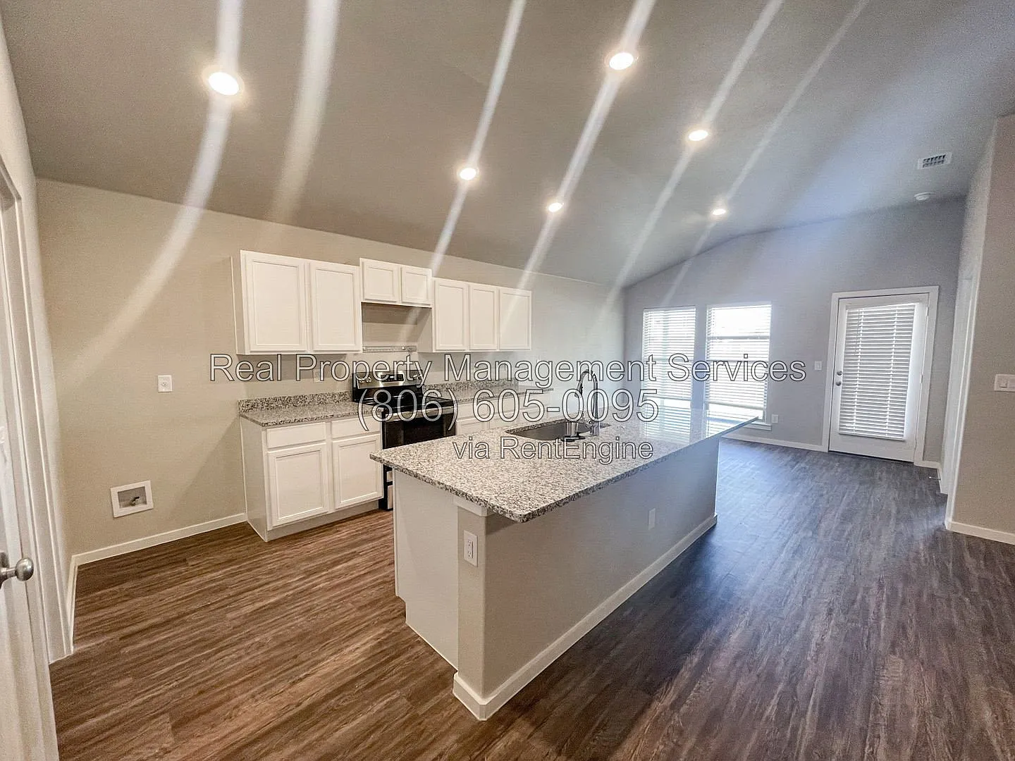 3 bed, 2.0 bath, 1821 sqft, $1,625 — Photo 2