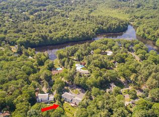 2 Grist Mill Ln, Hingham, MA 02043