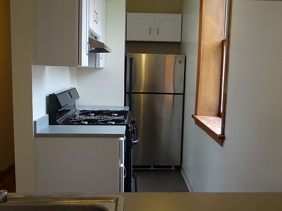 NEW kitchen - w/ open pass thru