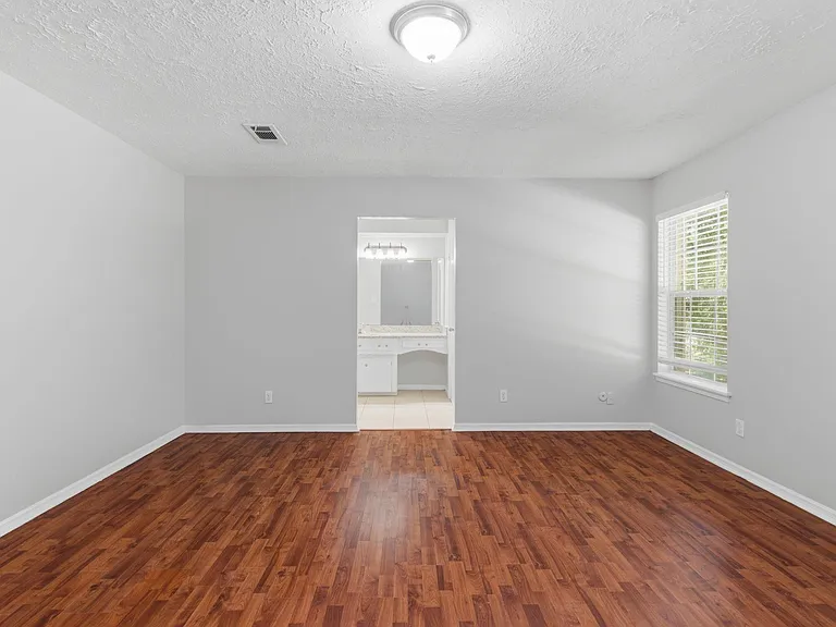 1122 Tigris Ln — Photo 16