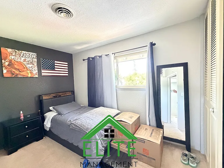 6701 Hillglen Way — Photo 9