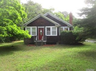 127 Springville Rd, Hampton Bays, NY 11946