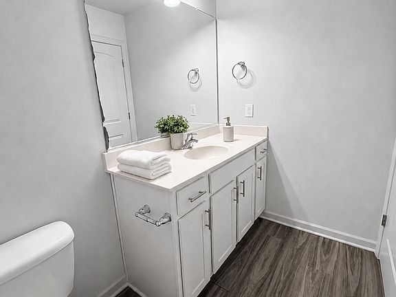 5th image of 5820 Crestlawn Ct #1