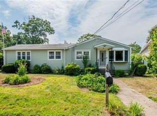 15 Eldridge Ave, Warwick, RI 02886
