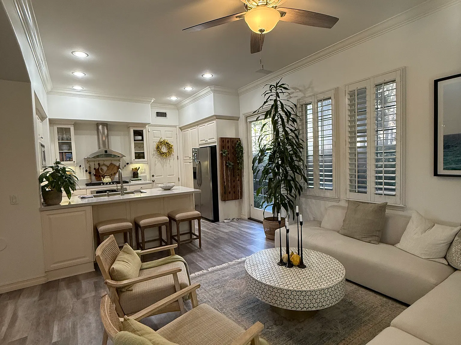 3 bed, 2.5 bath, 2204 sqft, $8,000 — Photo 3