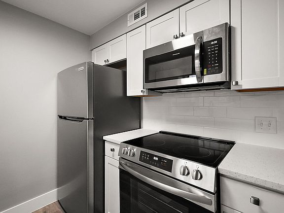 5th image of 420 S Palmetto St #5