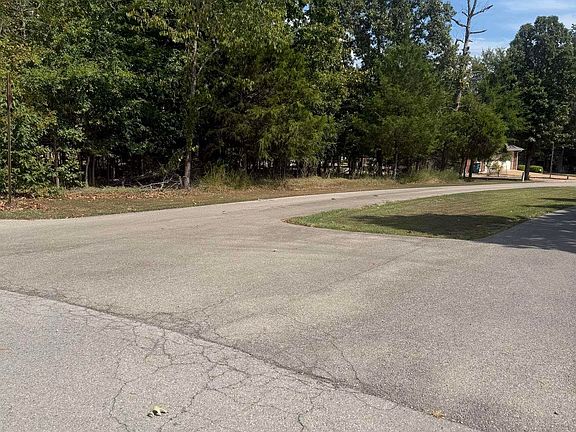 5th image of 2 Woodstone Rd