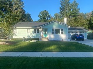 3096 Country Club Dr, Muskegon, MI 49441