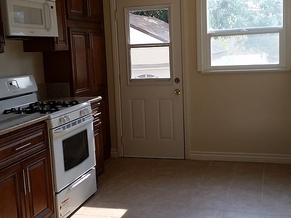 3rd image of 1263 Boynton St