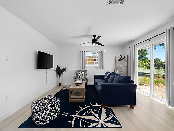 3rd image of 830 108th Ave N #4