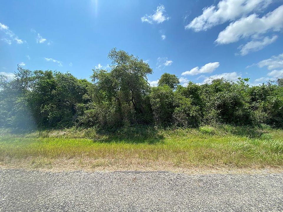 1st image of 135 Saint Charles Loop W