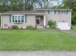 34 Leo Rd, Hamden, CT 06517