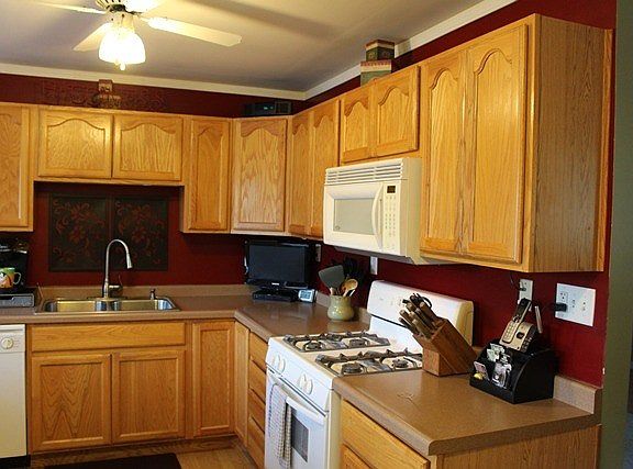 3rd image of 1305 Arrowhead Dr