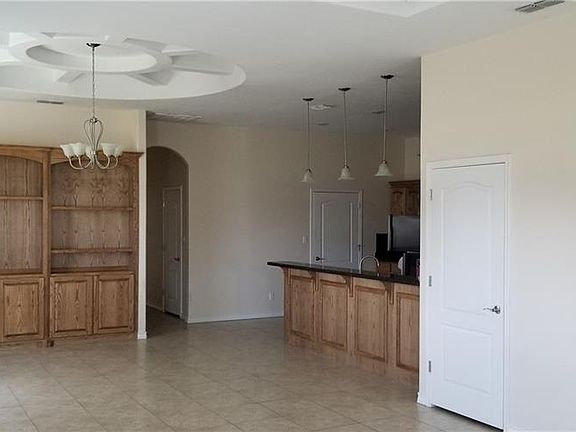 3rd image of 1718 Irongate Dr APT B