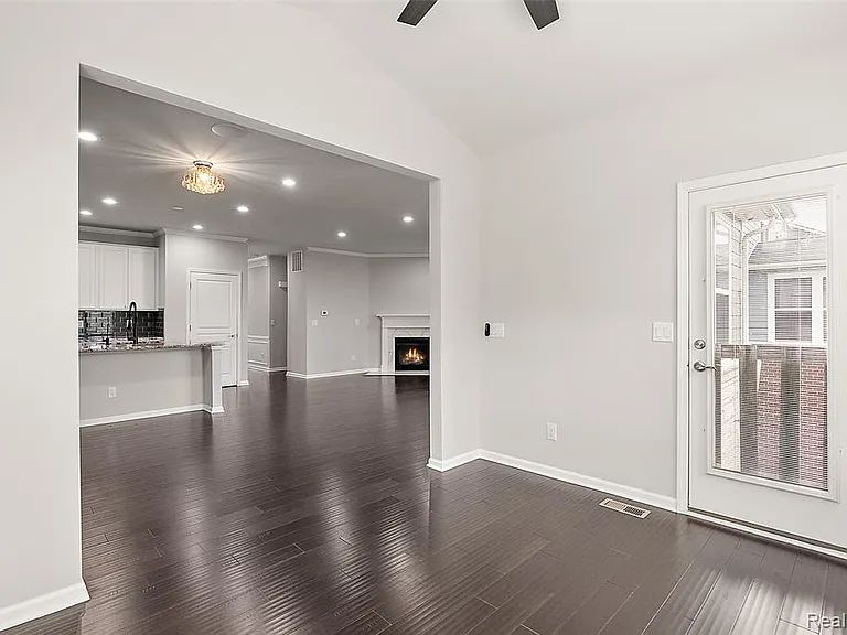 31065 Tremont Ln — Photo 19