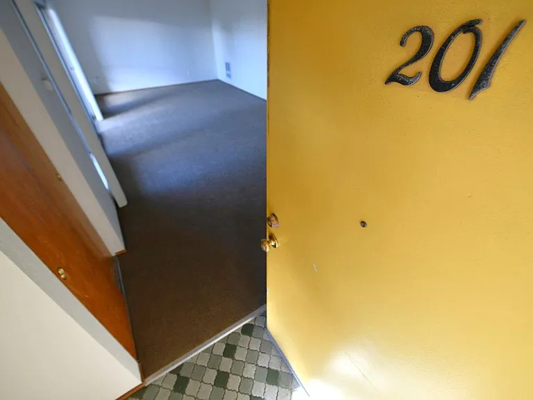 2537 Regent St — Photo 2