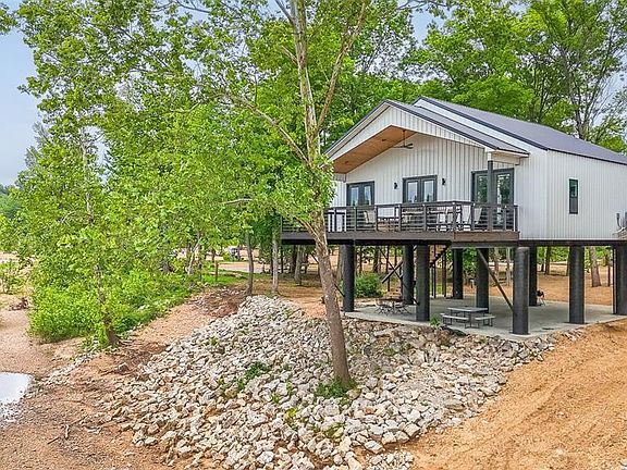 3rd image of 1300 River Valley Rd