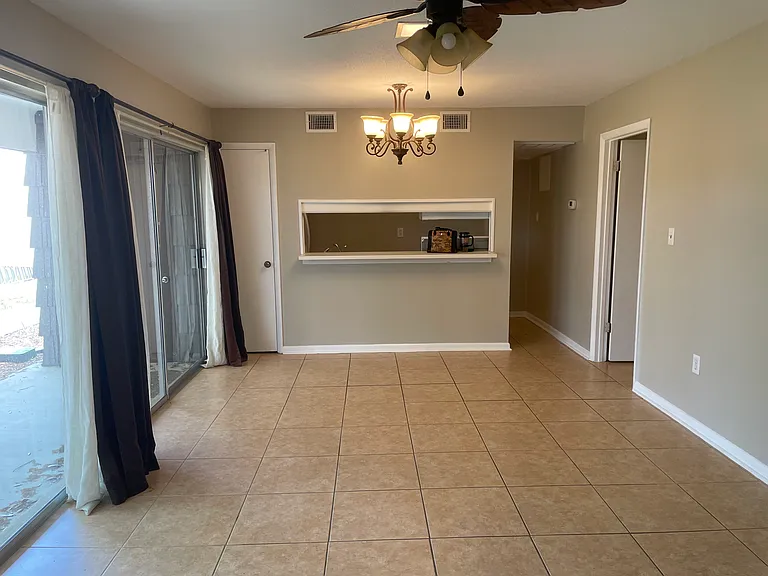 408 Marshall Ct NW #2 — Photo 22