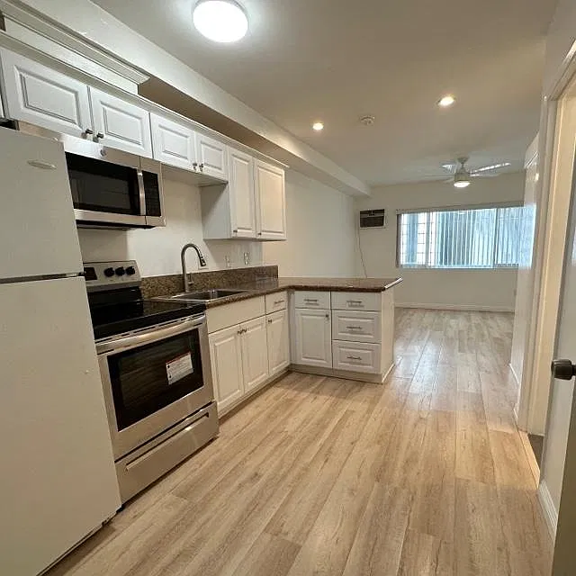 39 20th Ave #6