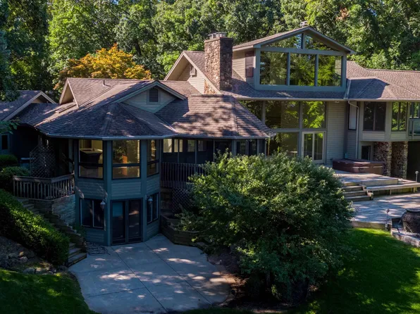 55960 Dana Dr, Bristol, IN 46507