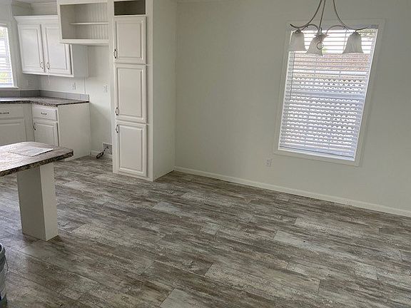 4th image of 100 Winterdale Dr S #217