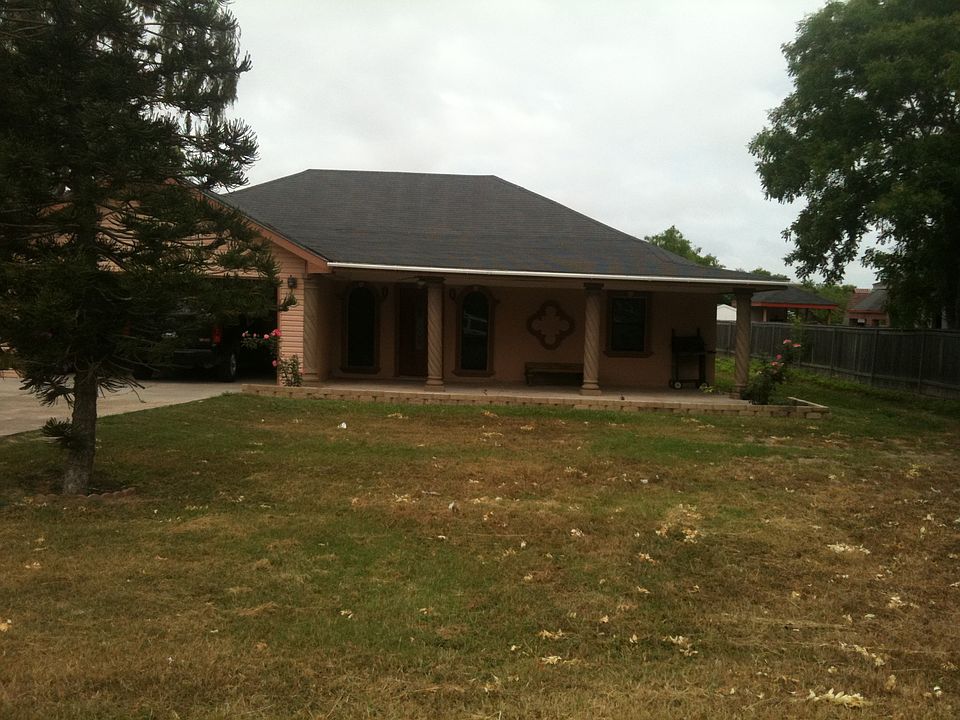 1st image of 1015 Pelican St