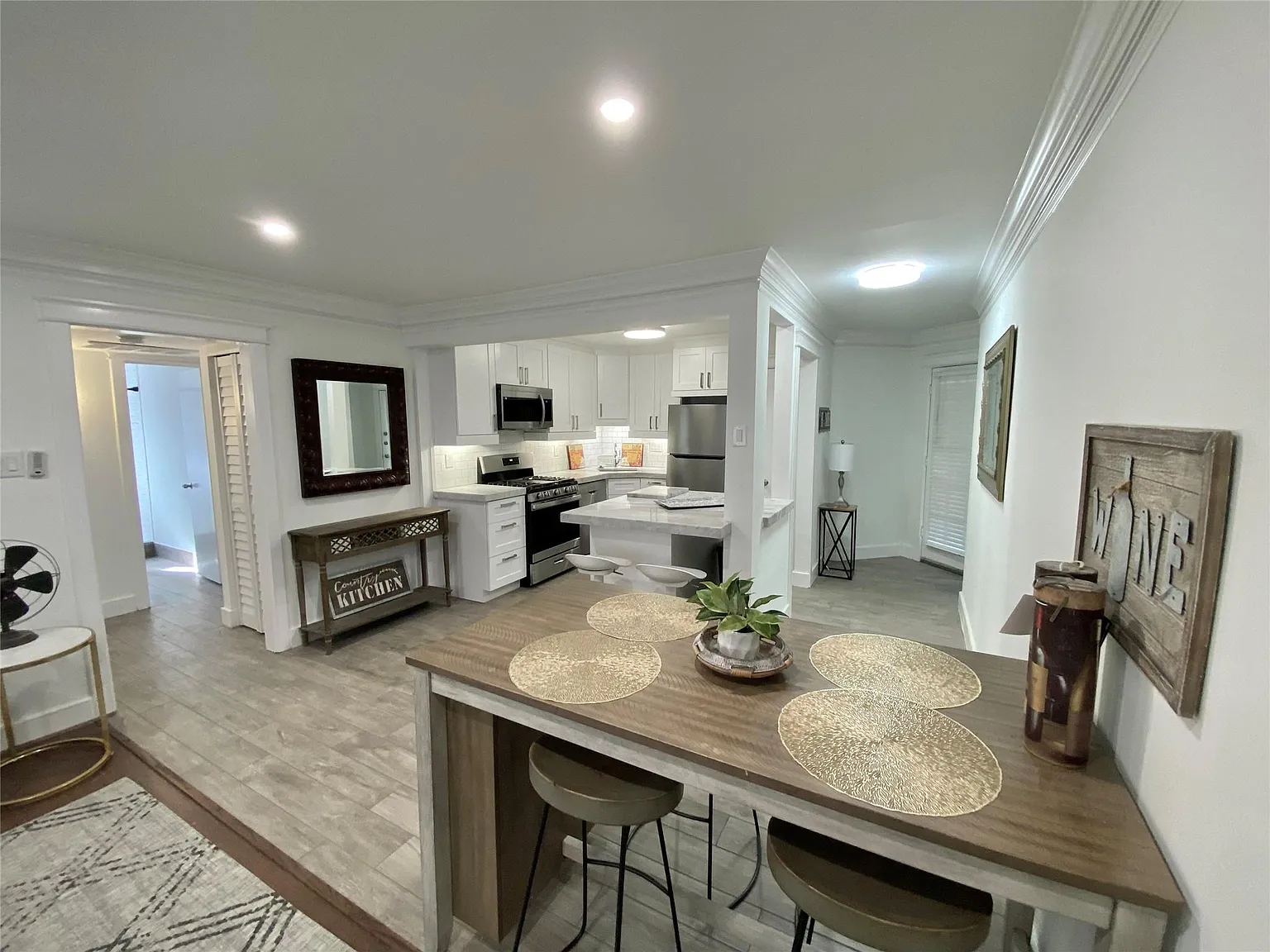 2 bed, 1.0 bath, 1000 sqft, $1,850 — Photo 3