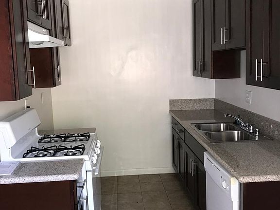 4th image of 1286 N Summit Ave APT 105