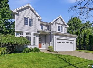 137 6th St, Cresskill, NJ 07626