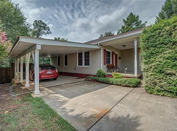 3rd image of 1204 Catawba St