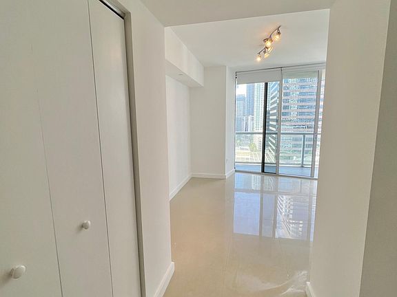 5th image of 495 Brickell Ave APT 3210