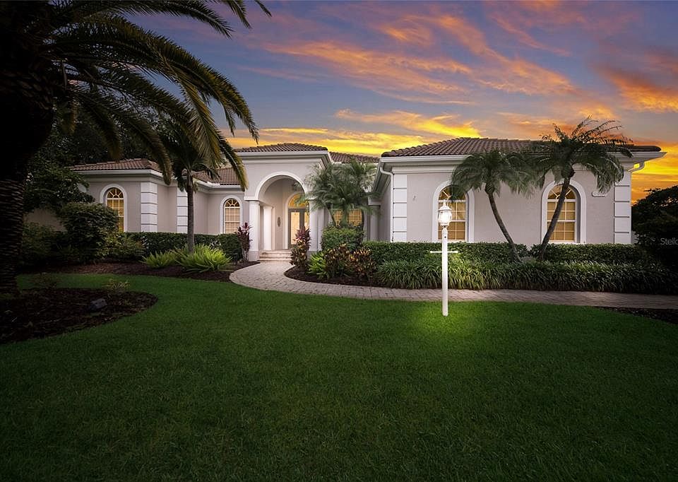1st image of 7920 Royal Queensland Way