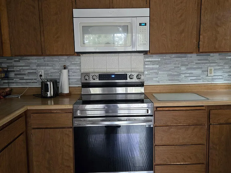 New stove with all the bells and whistles :)