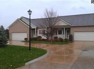 2604 Charing Cross Rd NW, Canton, OH 44708