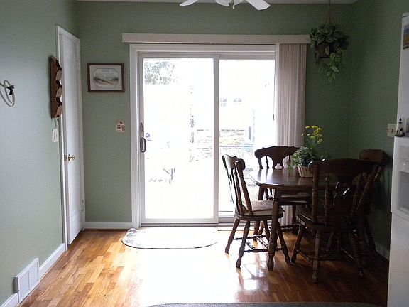 2nd image of 501 Leggat St