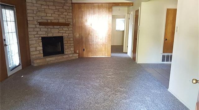 2nd image of 802 Kimberly St #B