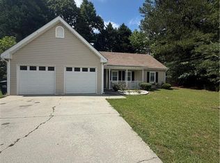 910 Burning Bush Dr, Loganville, GA 30052