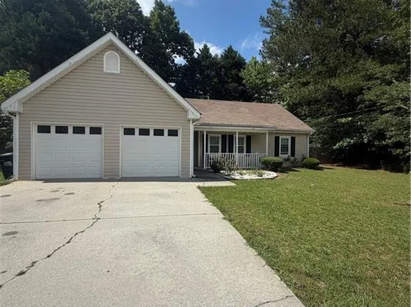 910 Burning Bush Dr, Loganville, GA 30052