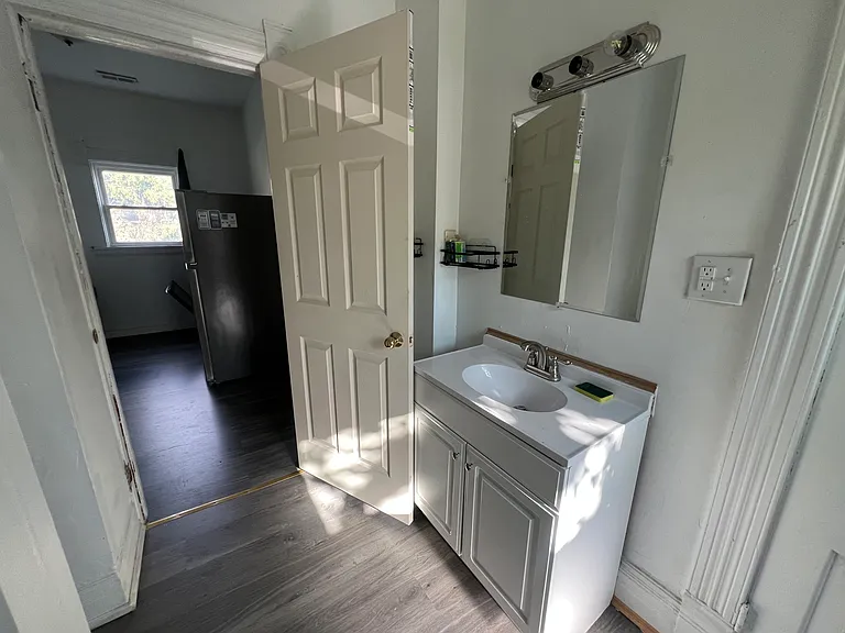 100 Davis St #2 — Photo 11