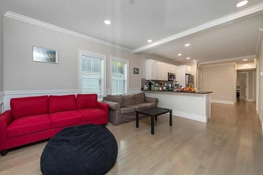 3 bed, 1500 sqft, $4,500 — Photo 4